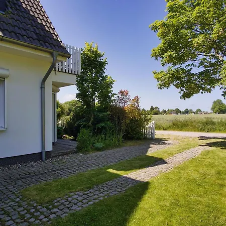 Haus Breeghus Boddenkoje * Breege