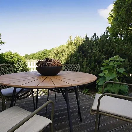 Haus Breeghus Boddenkoje Breege