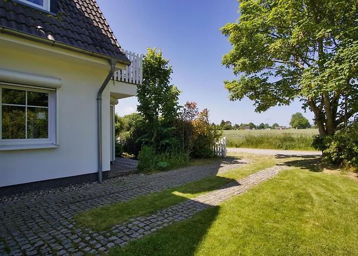 Haus Breeghus Boddenkoje * Breege