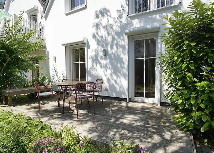 Haus Breeghus Boddenkoje Apartman *